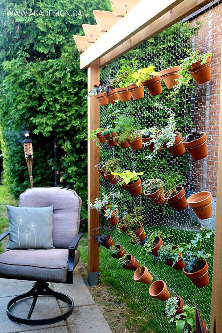Freestanding vertical garden wall by homemadelovely.com